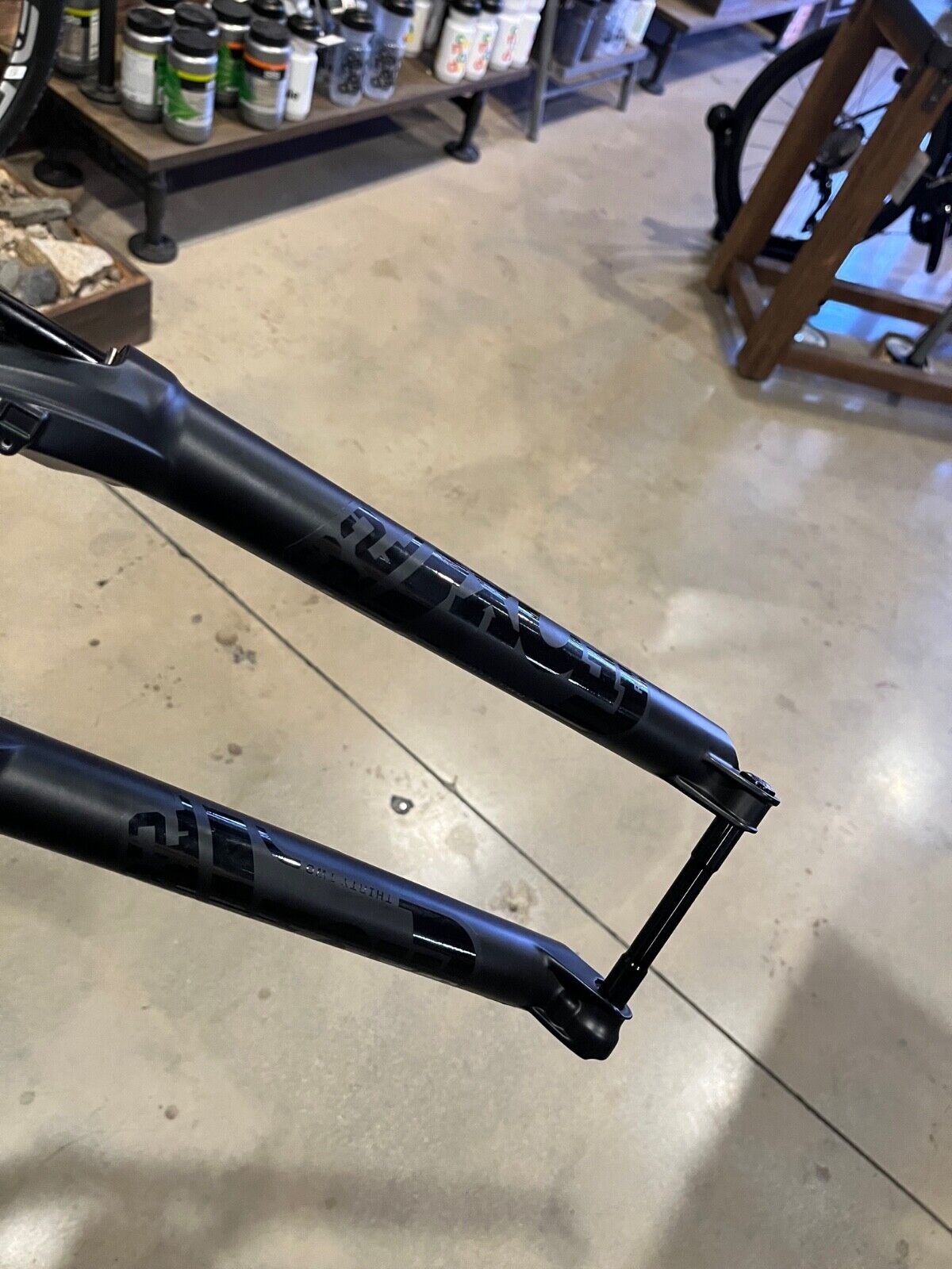 Fox 32 Float Rhythm Grip Suspention Fork - Take Off