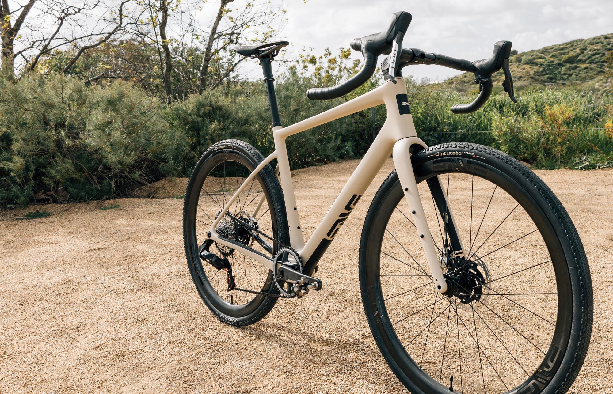 ENVE MOG Gravel bike in Sand color